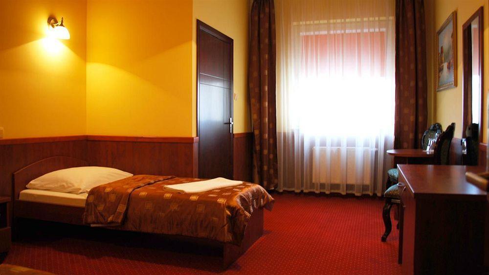 Hotel Dobosz بوليتسه المظهر الخارجي الصورة