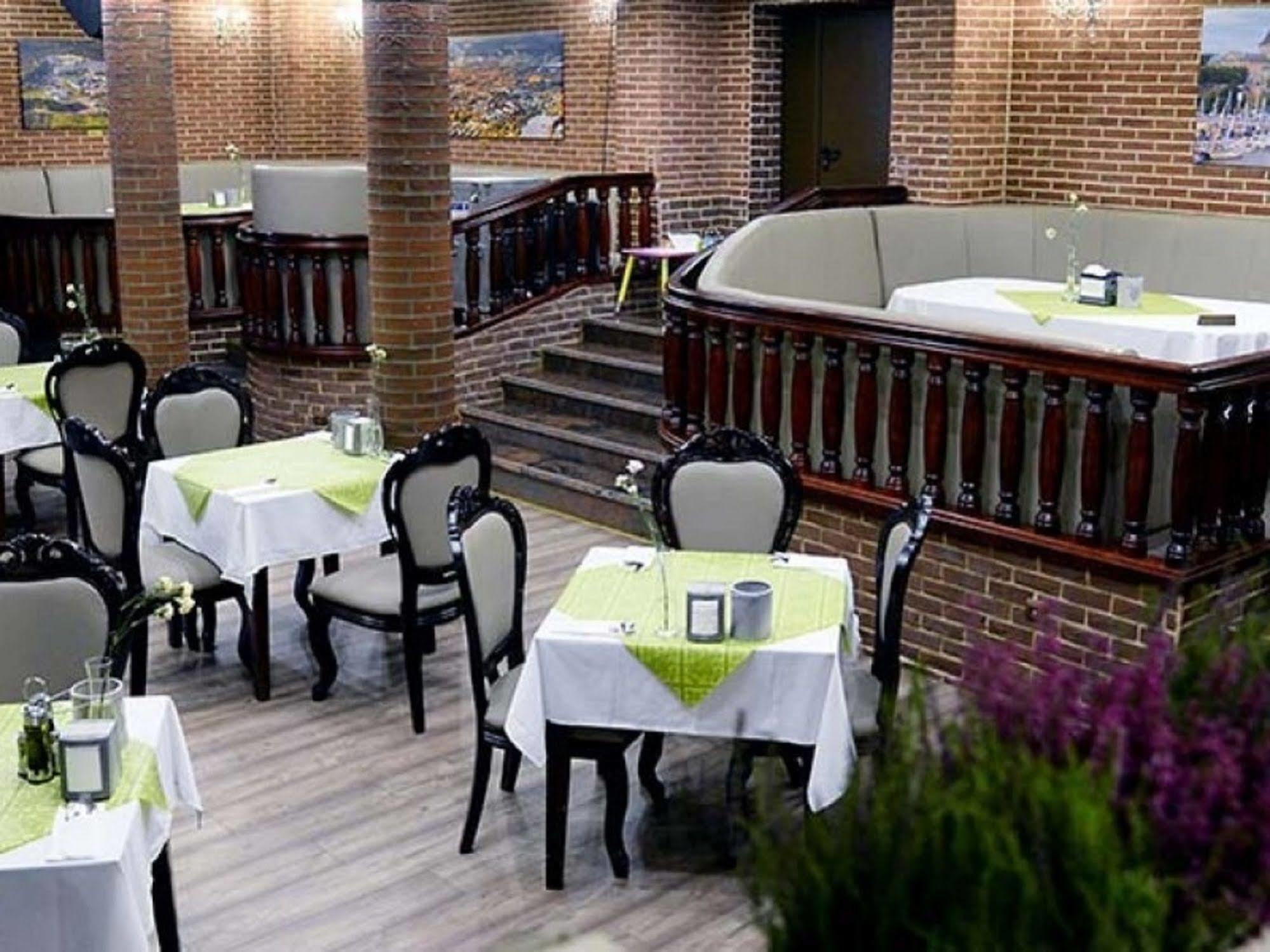 Hotel Dobosz بوليتسه المظهر الخارجي الصورة