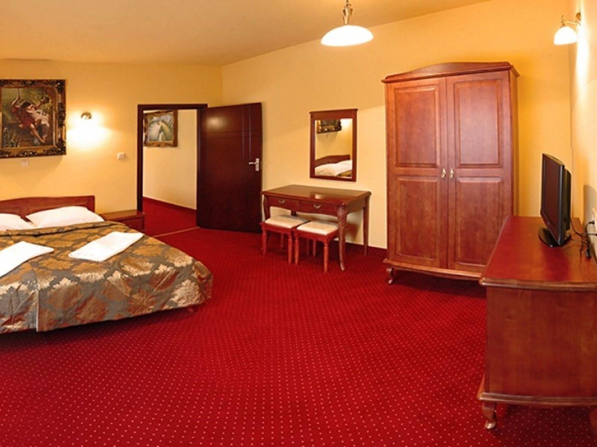 Hotel Dobosz بوليتسه المظهر الخارجي الصورة